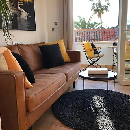 Lägenhet Azamara Old Town *