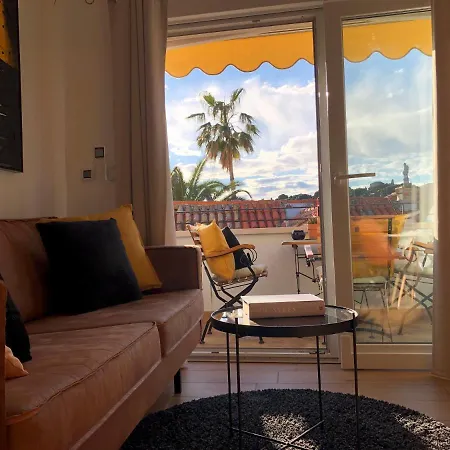 Azamara Old Town Apartment