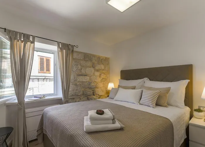 Azamara Old Town 赫瓦尔