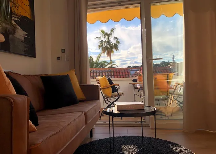 Azamara Old Town 公寓