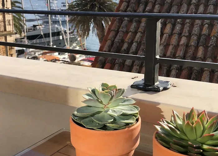 Azamara Old Town 赫瓦尔