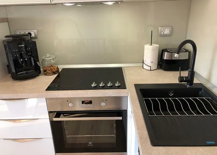 Azamara Old Town * 赫瓦尔